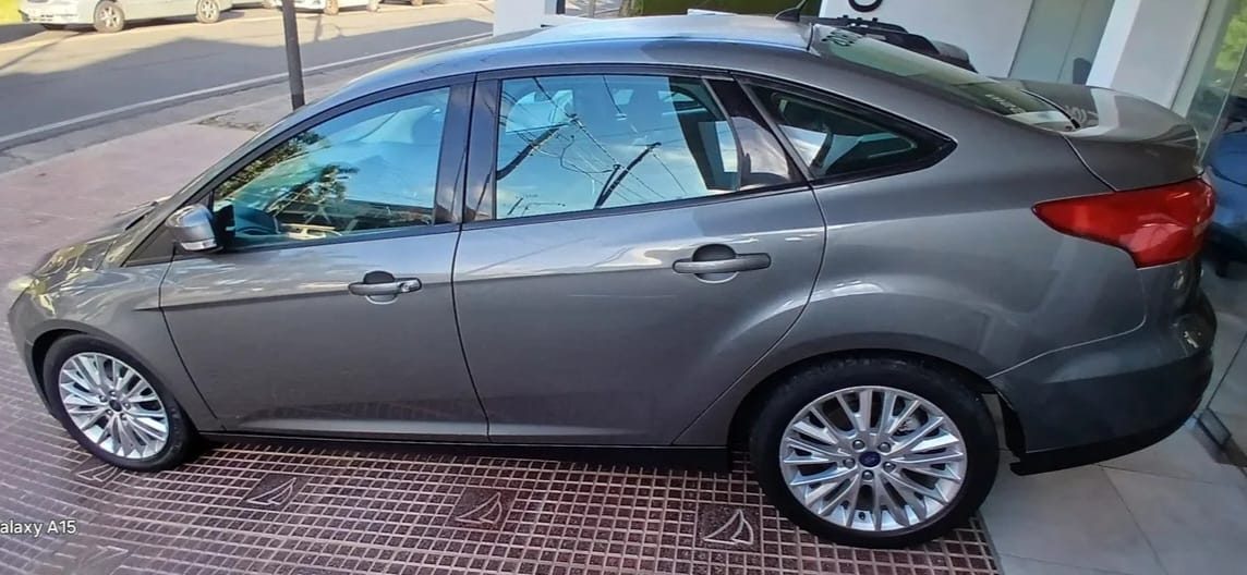 Foto 2 de Vendo Ford Focus
