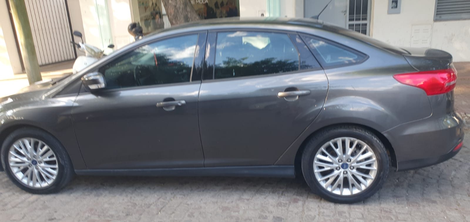 VENDO FOCUS impecable, entrega $ 10 Millones, el resto en cuotas en Vehículos - Rafaela