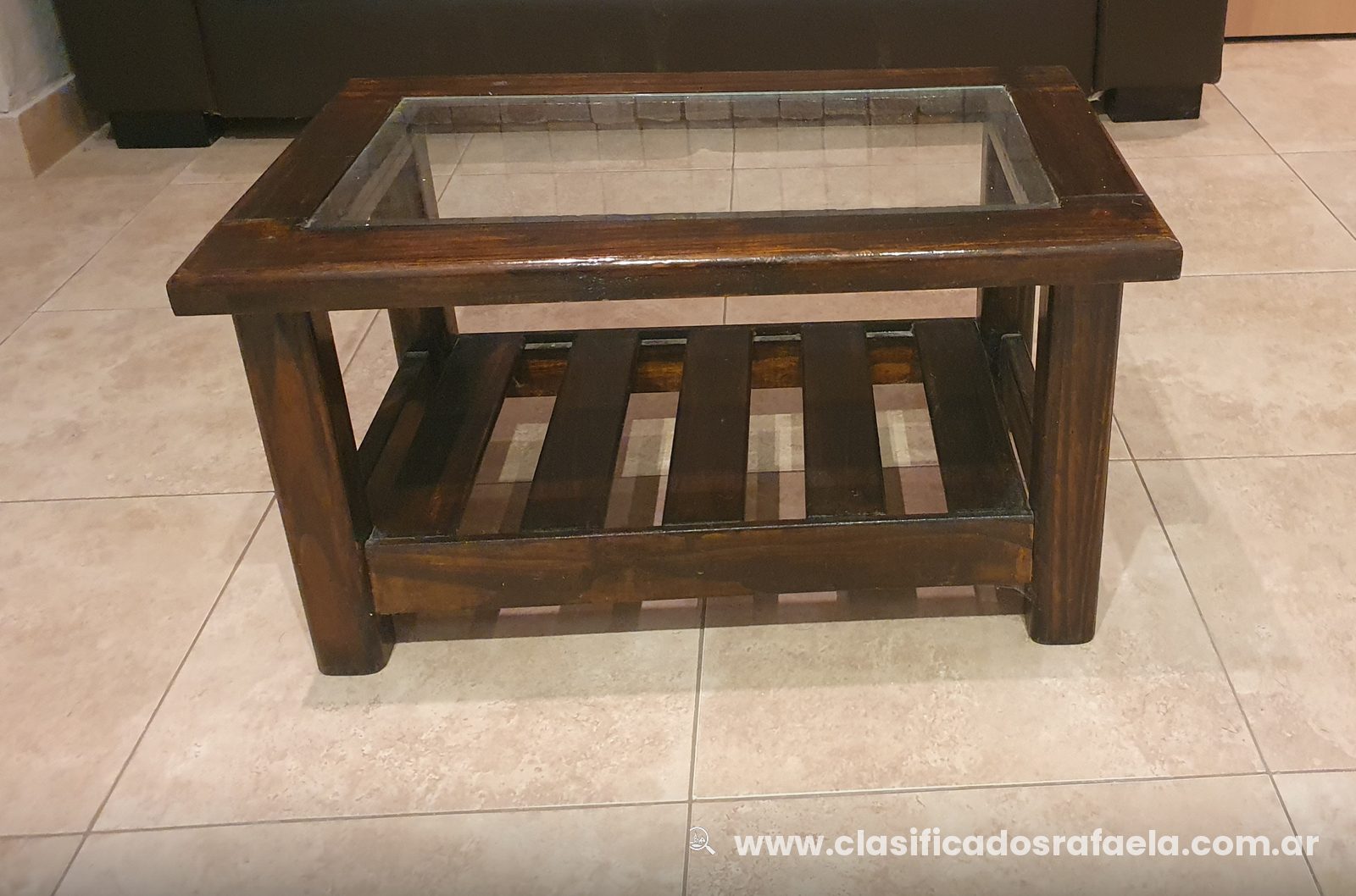 Vendo Mesita ratona de madera con vidrio en Hogar y Muebles - Rafaela