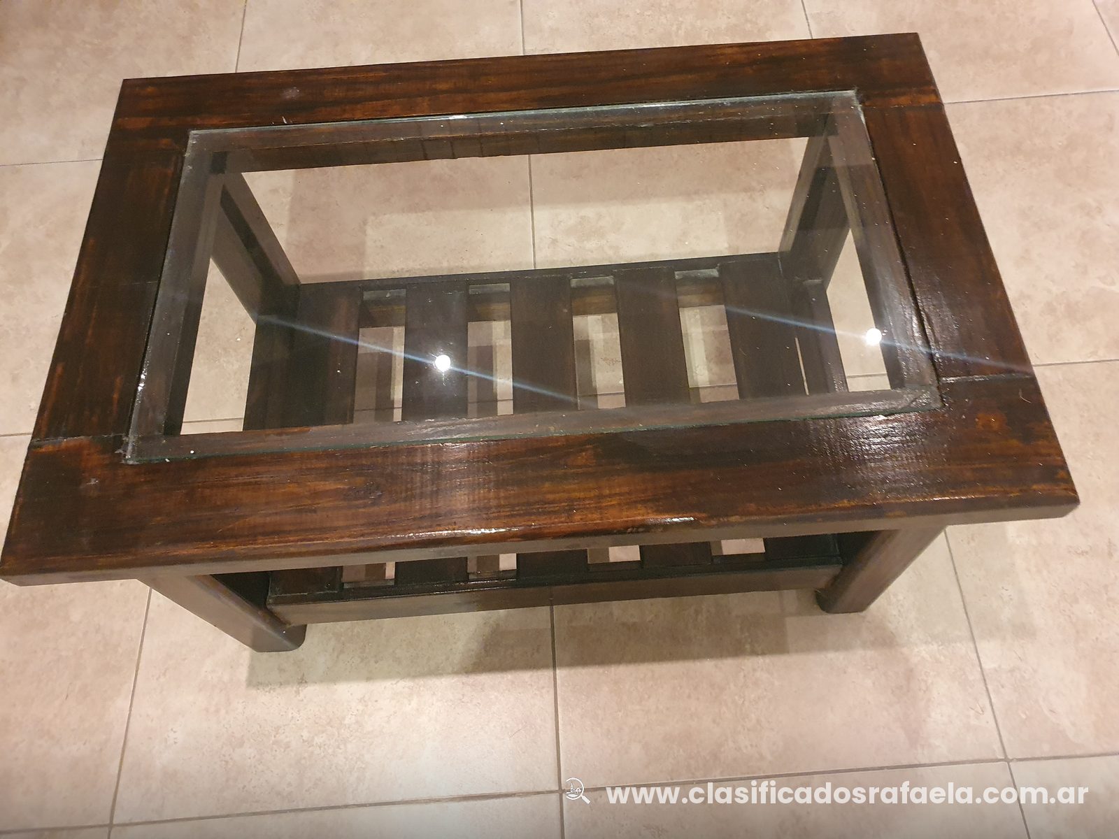 Foto 2 de Vendo Mesita ratona de madera con vidrio