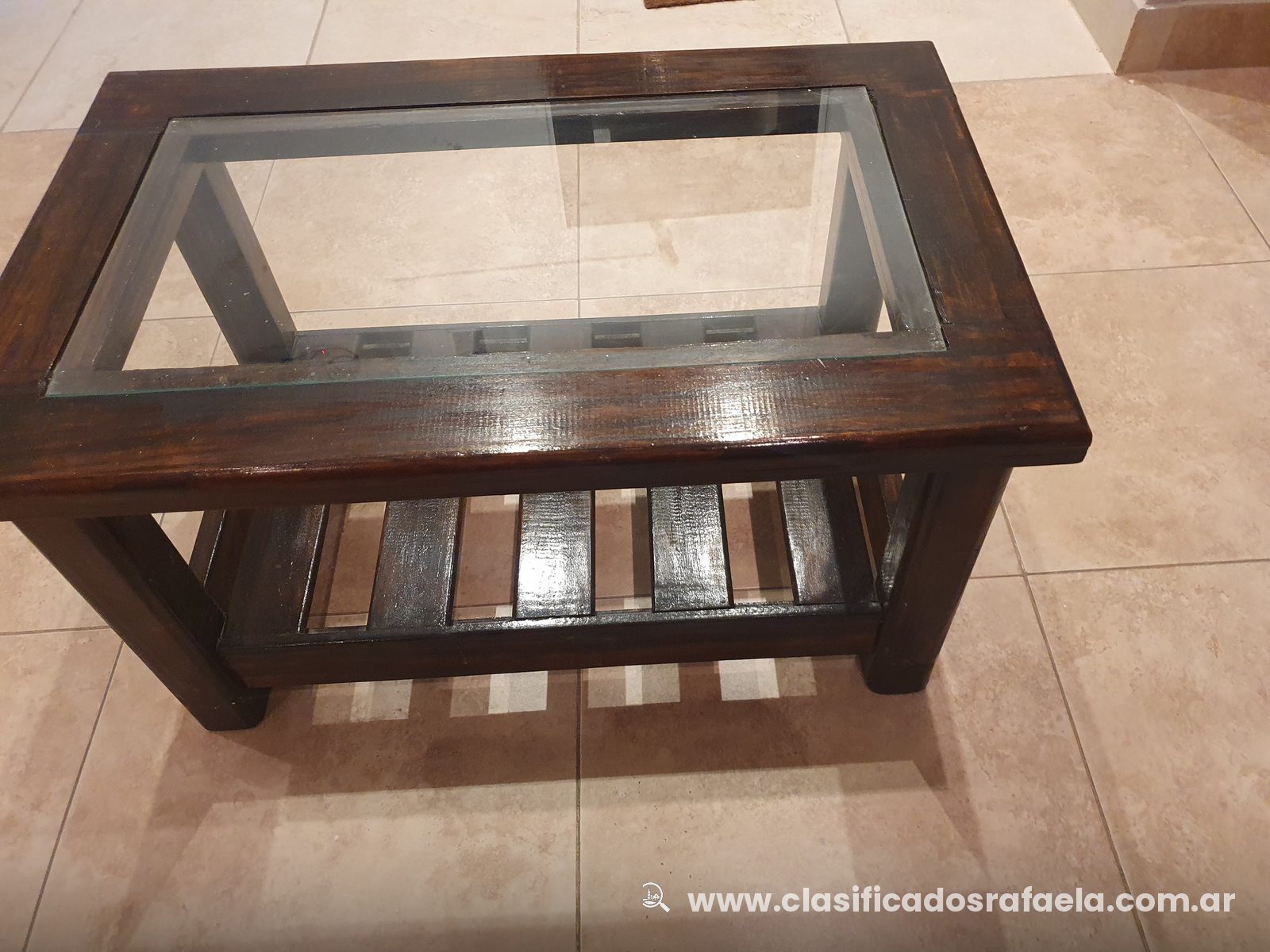 Foto 3 de Vendo Mesita ratona de madera con vidrio